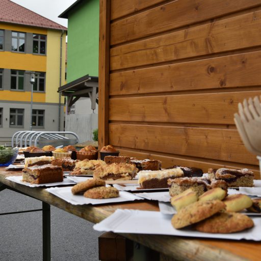 Dank vieler Unterstützung konnten wir viele verschiedene Mehlspeisen und Aufstriche anbieten!